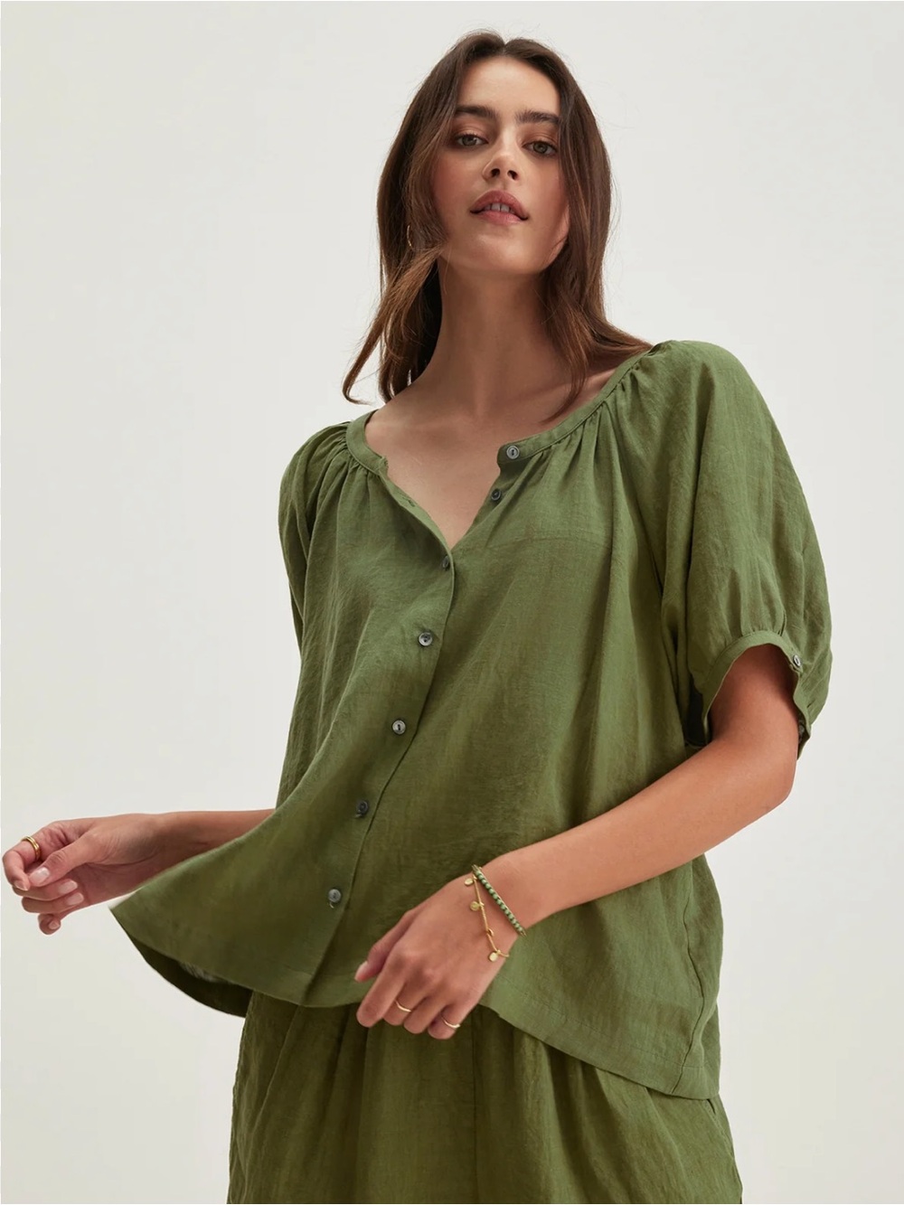 Velvet by Graham & Spencer Jaimi Linen Top Sap Green L